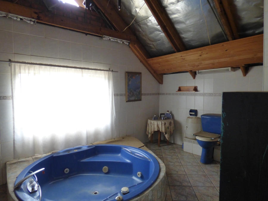 5 Bedroom Property for Sale in Rietkol AH Mpumalanga