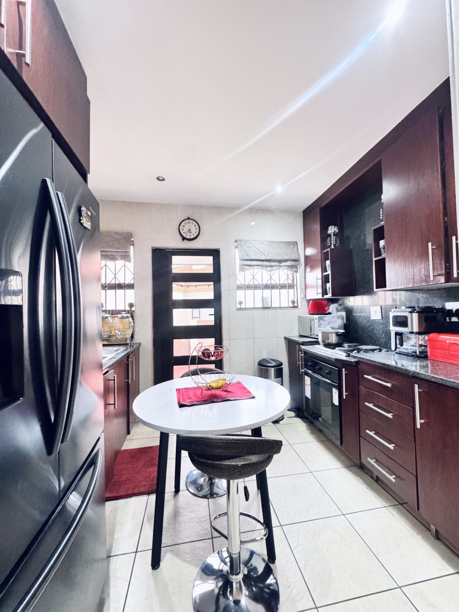 5 Bedroom Property for Sale in Reyno Ridge Mpumalanga