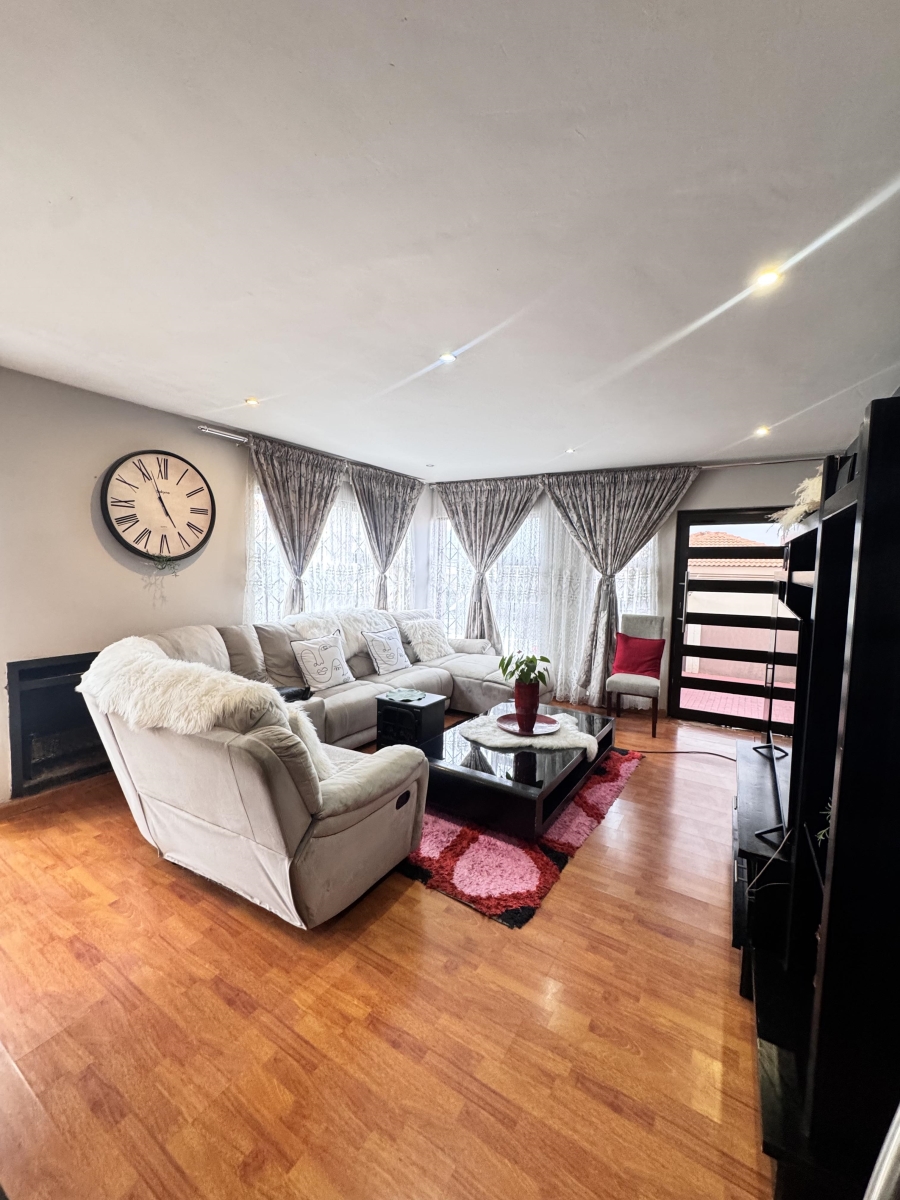 5 Bedroom Property for Sale in Reyno Ridge Mpumalanga