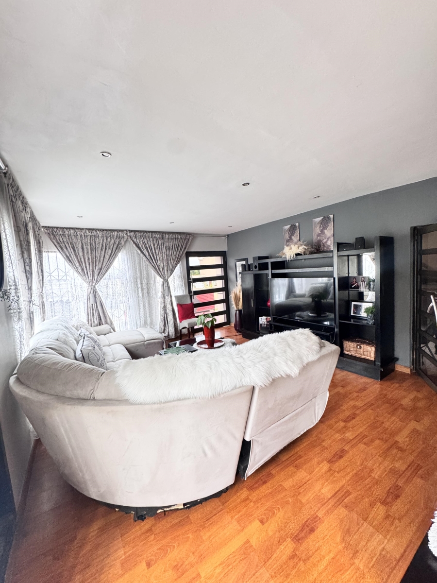 5 Bedroom Property for Sale in Reyno Ridge Mpumalanga