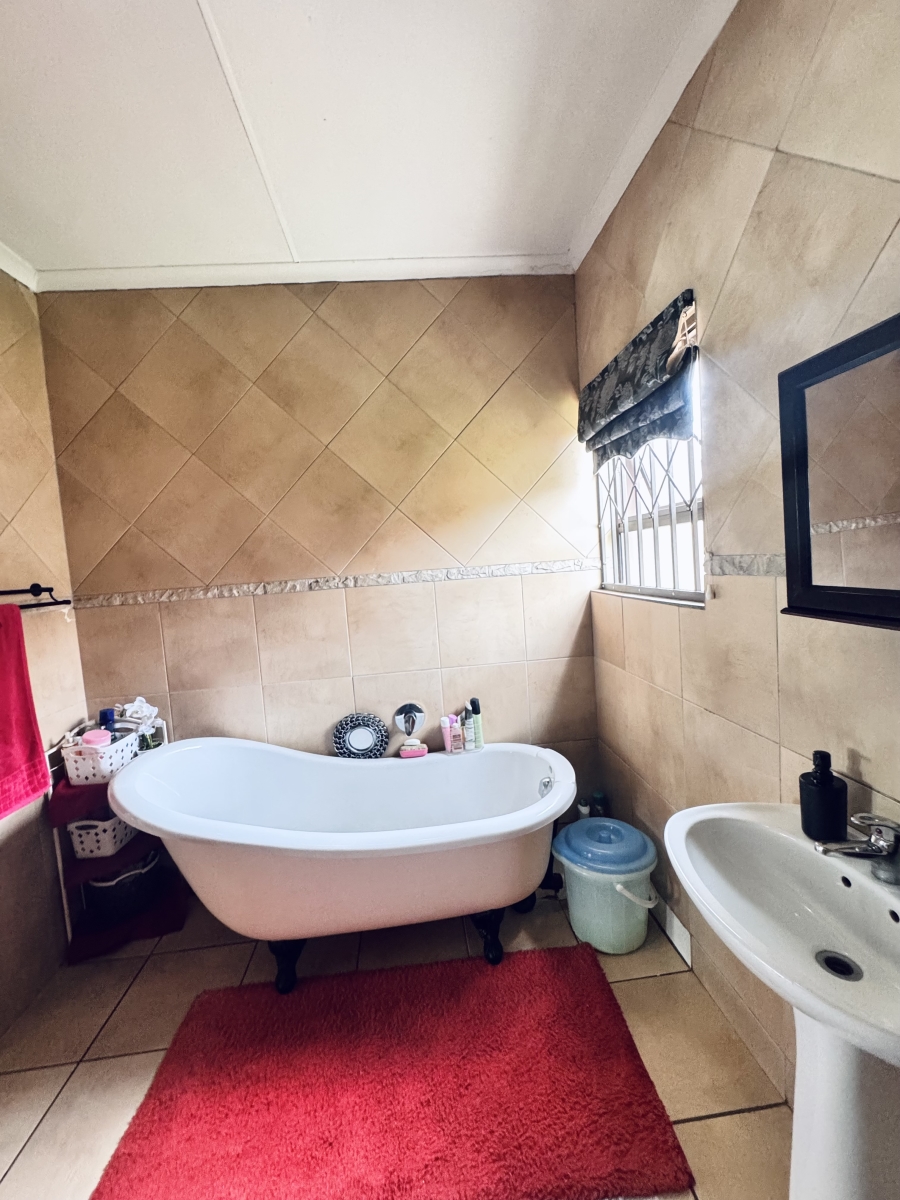 5 Bedroom Property for Sale in Reyno Ridge Mpumalanga