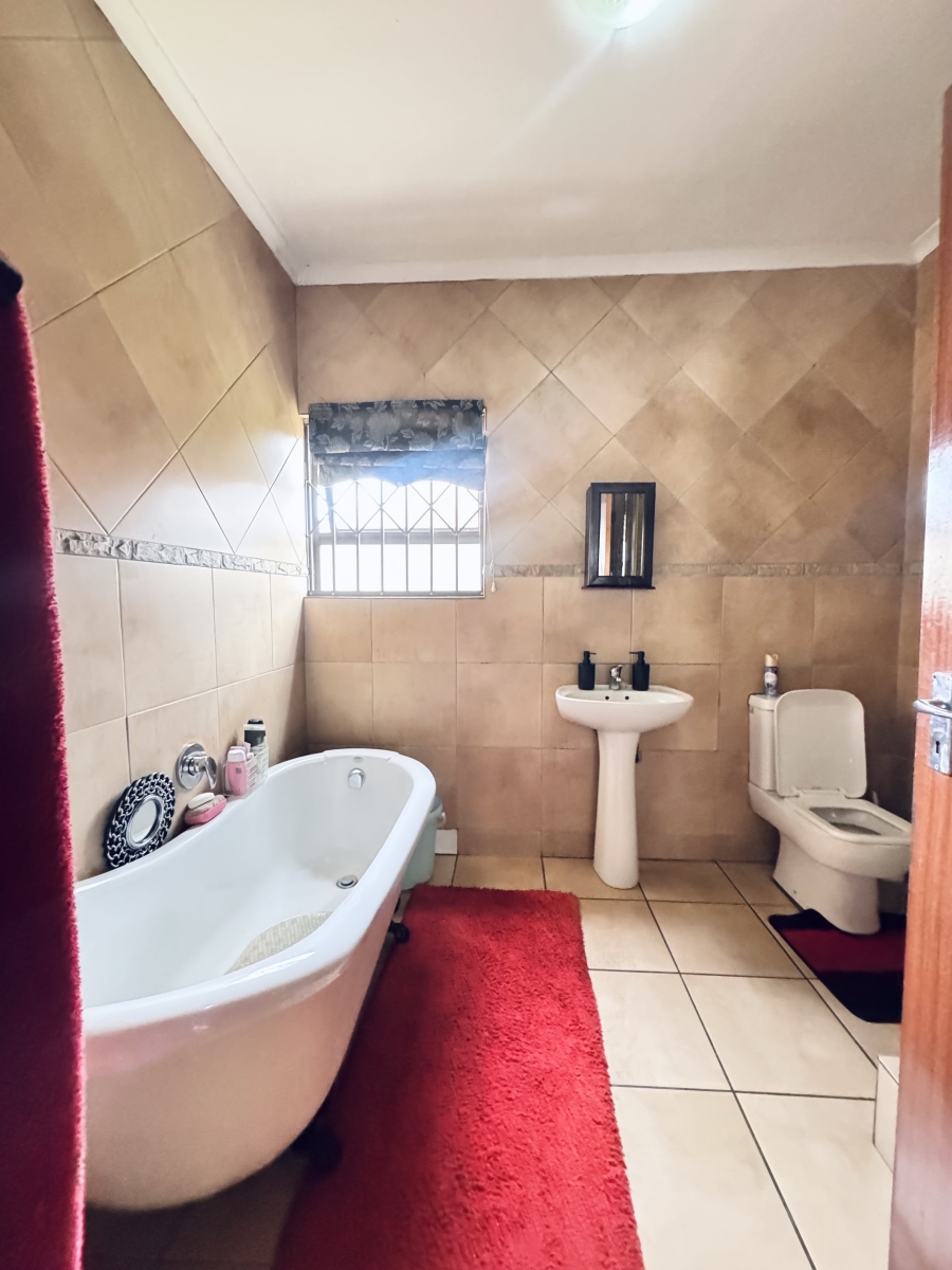 5 Bedroom Property for Sale in Reyno Ridge Mpumalanga