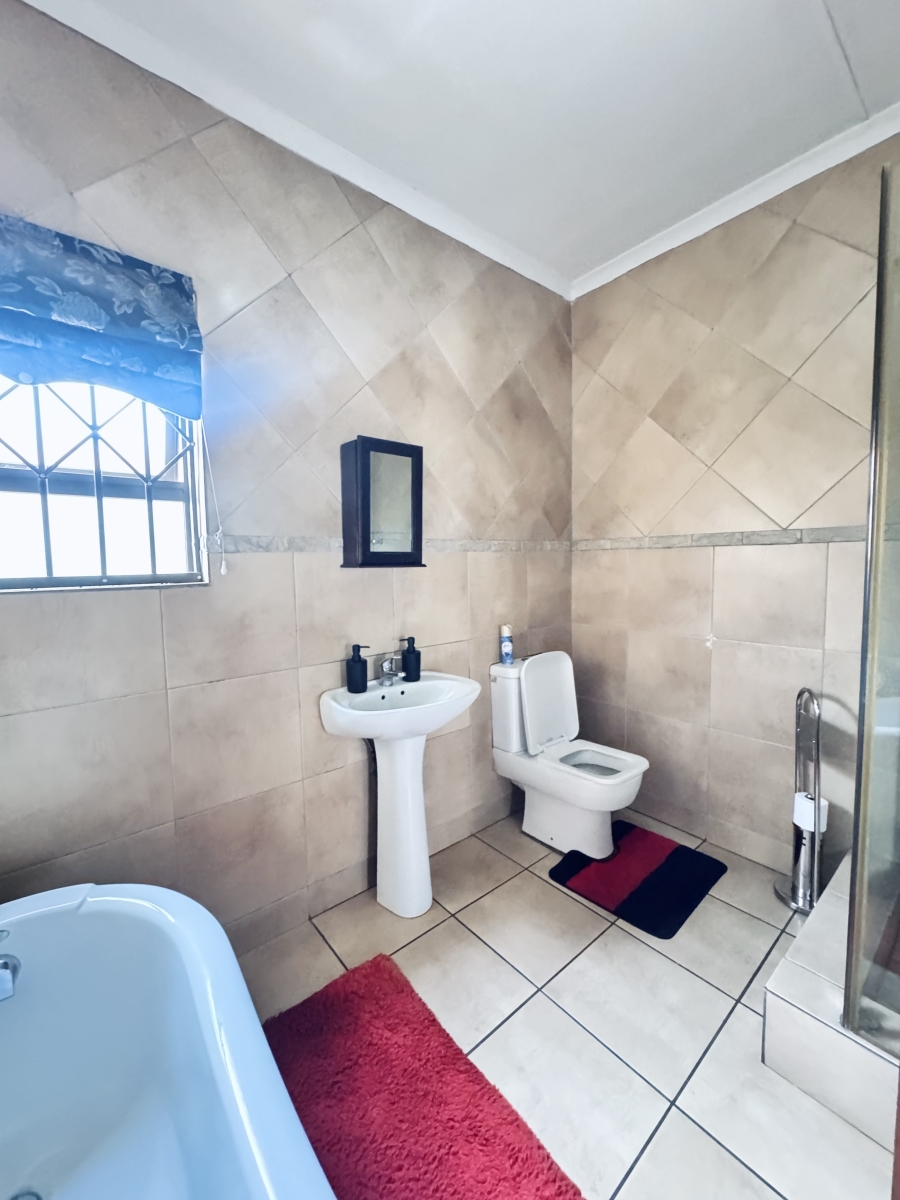 5 Bedroom Property for Sale in Reyno Ridge Mpumalanga