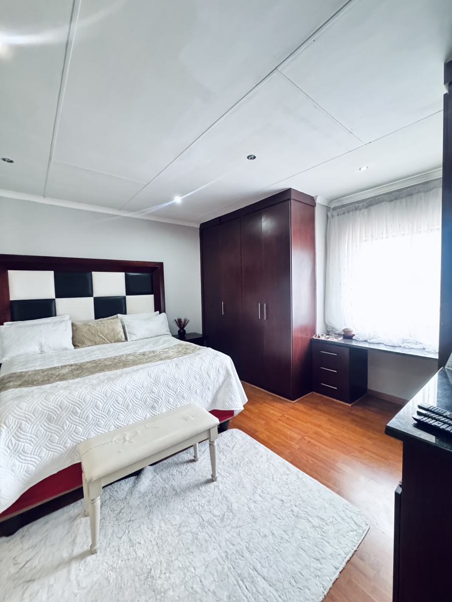 5 Bedroom Property for Sale in Reyno Ridge Mpumalanga