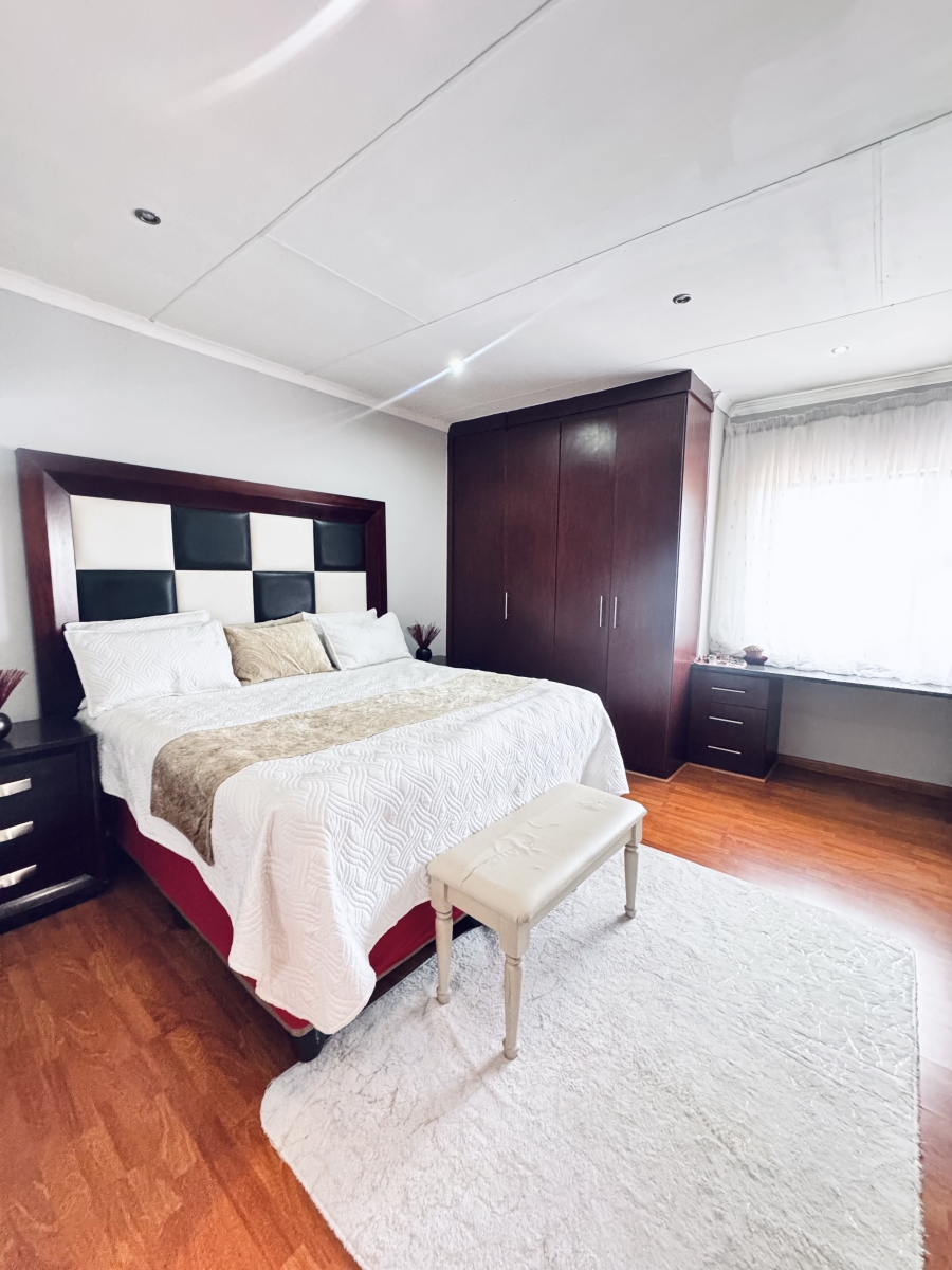 5 Bedroom Property for Sale in Reyno Ridge Mpumalanga