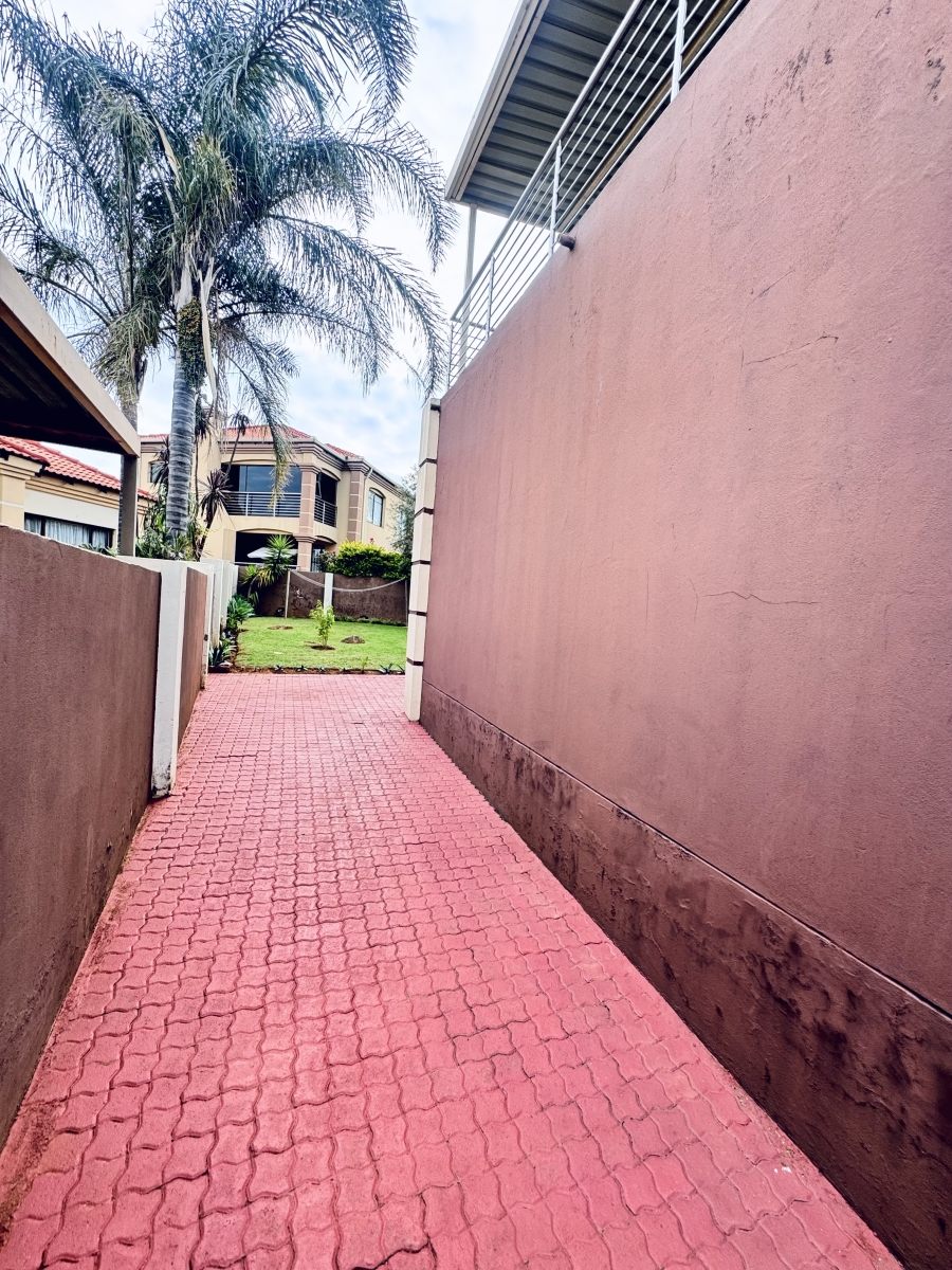 5 Bedroom Property for Sale in Reyno Ridge Mpumalanga