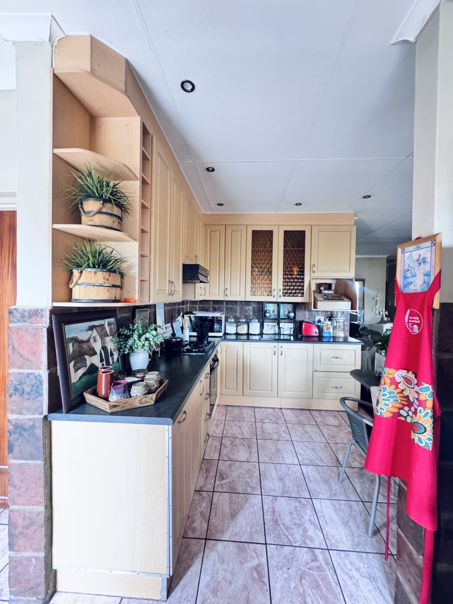 5 Bedroom Property for Sale in Hoeveld Park Mpumalanga