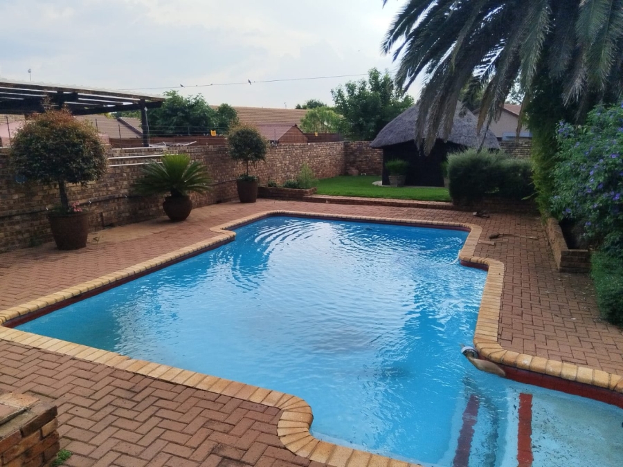 To Let 3 Bedroom Property for Rent in Dennesig Mpumalanga