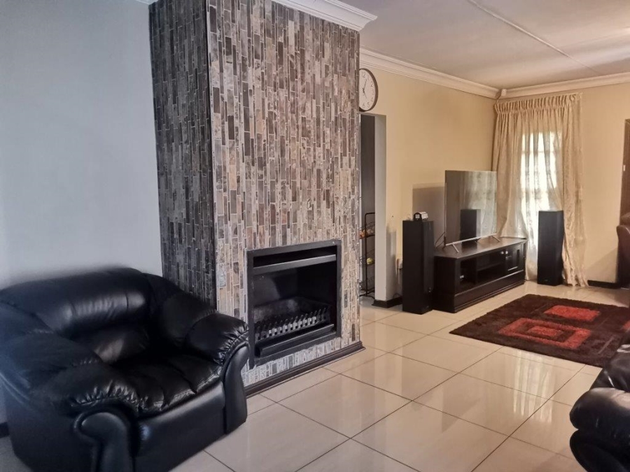 To Let 4 Bedroom Property for Rent in Aerorand Mpumalanga
