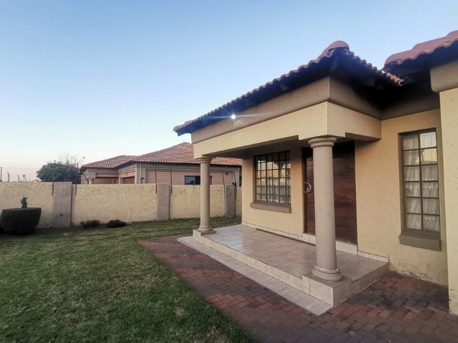 To Let 4 Bedroom Property for Rent in Aerorand Mpumalanga