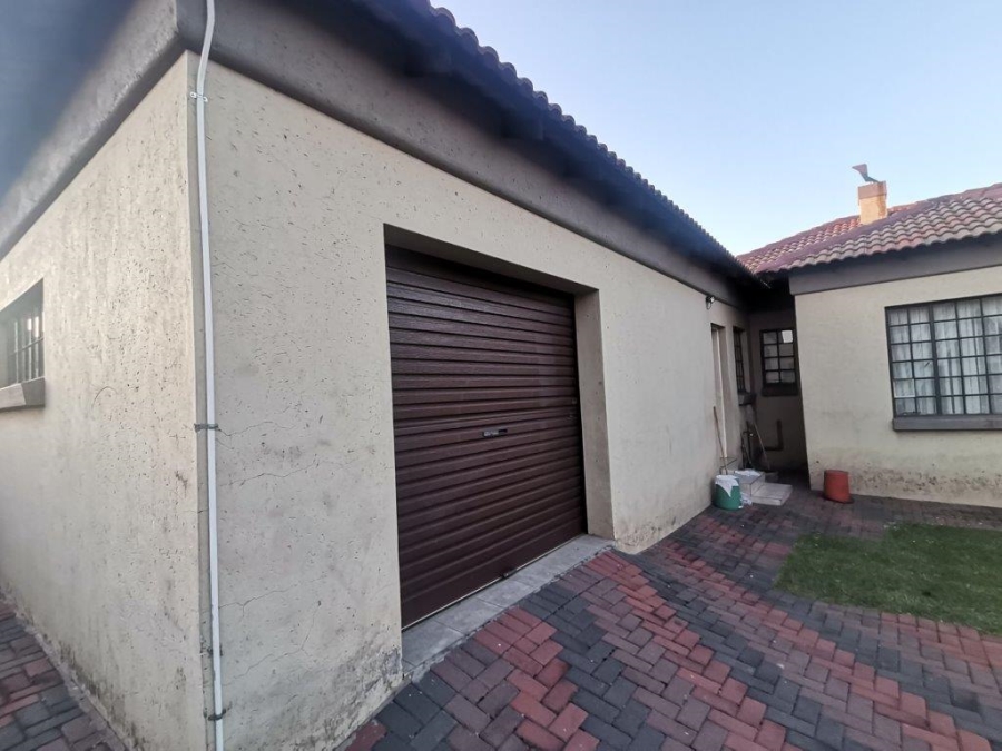 To Let 4 Bedroom Property for Rent in Aerorand Mpumalanga