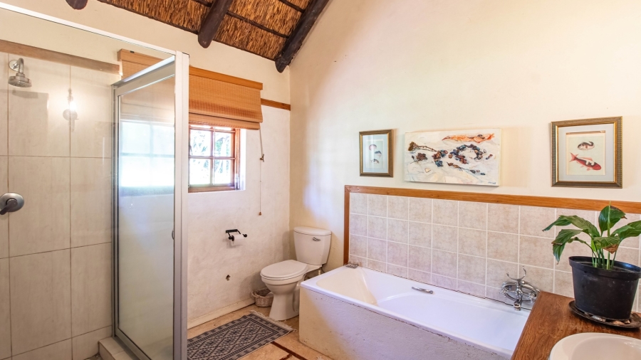 6 Bedroom Property for Sale in White River Estates Mpumalanga