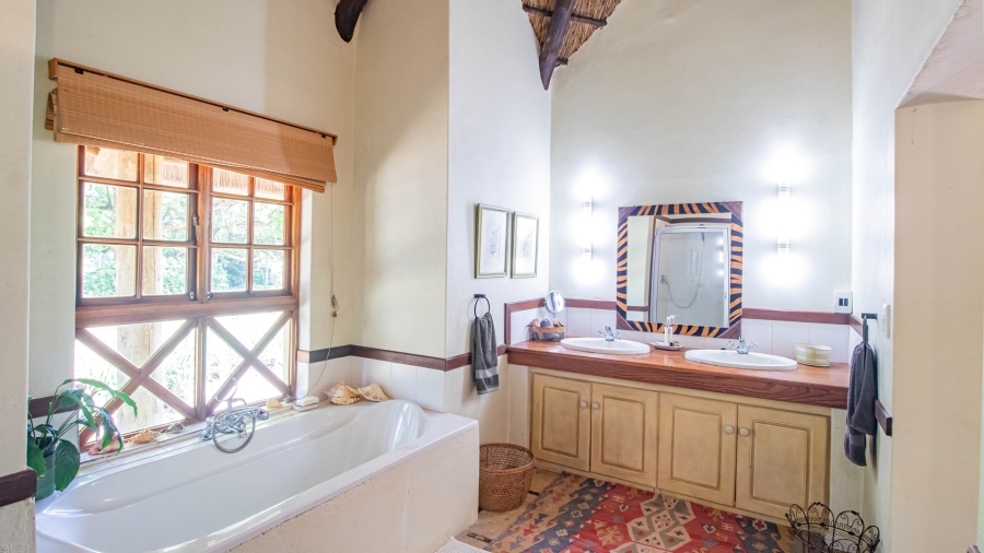 6 Bedroom Property for Sale in White River Estates Mpumalanga