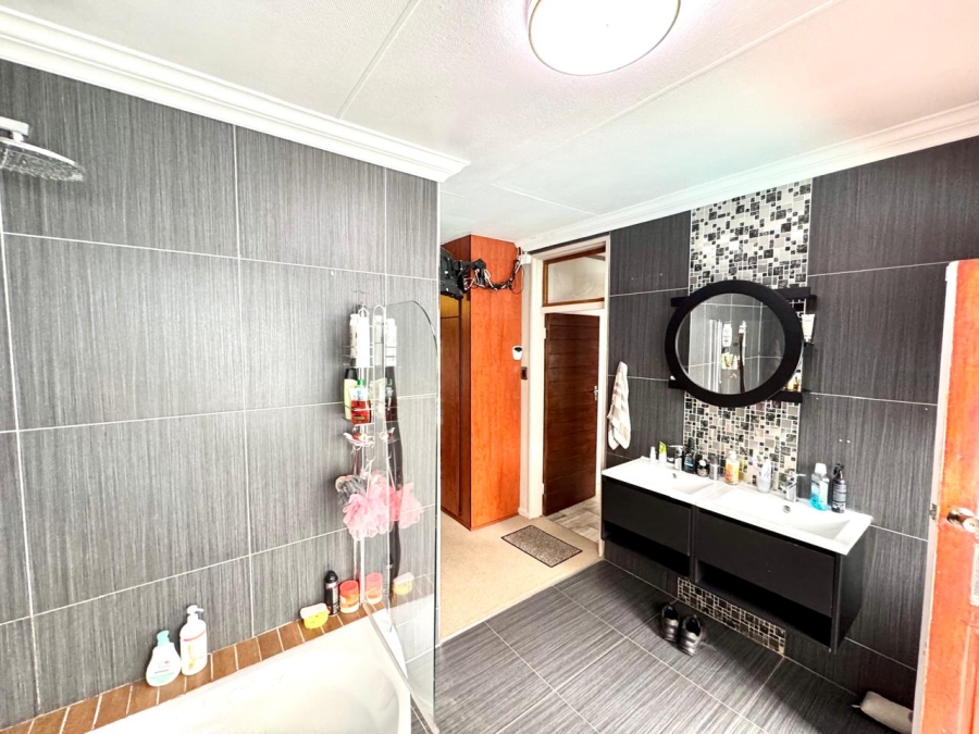 4 Bedroom Property for Sale in Secunda Mpumalanga