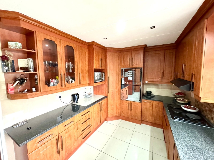 4 Bedroom Property for Sale in Sunset Park Mpumalanga