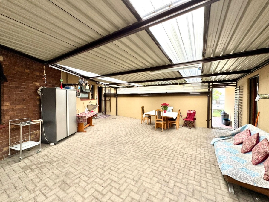 4 Bedroom Property for Sale in Sunset Park Mpumalanga