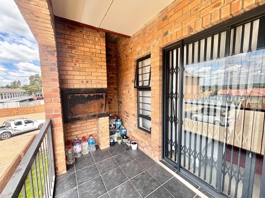 2 Bedroom Property for Sale in Trichardt Mpumalanga