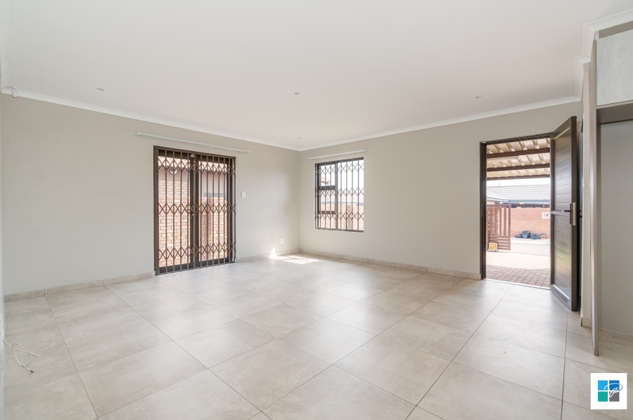 2 Bedroom Property for Sale in Suidheuwel Mpumalanga