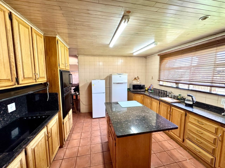 6 Bedroom Property for Sale in Kinross Mpumalanga