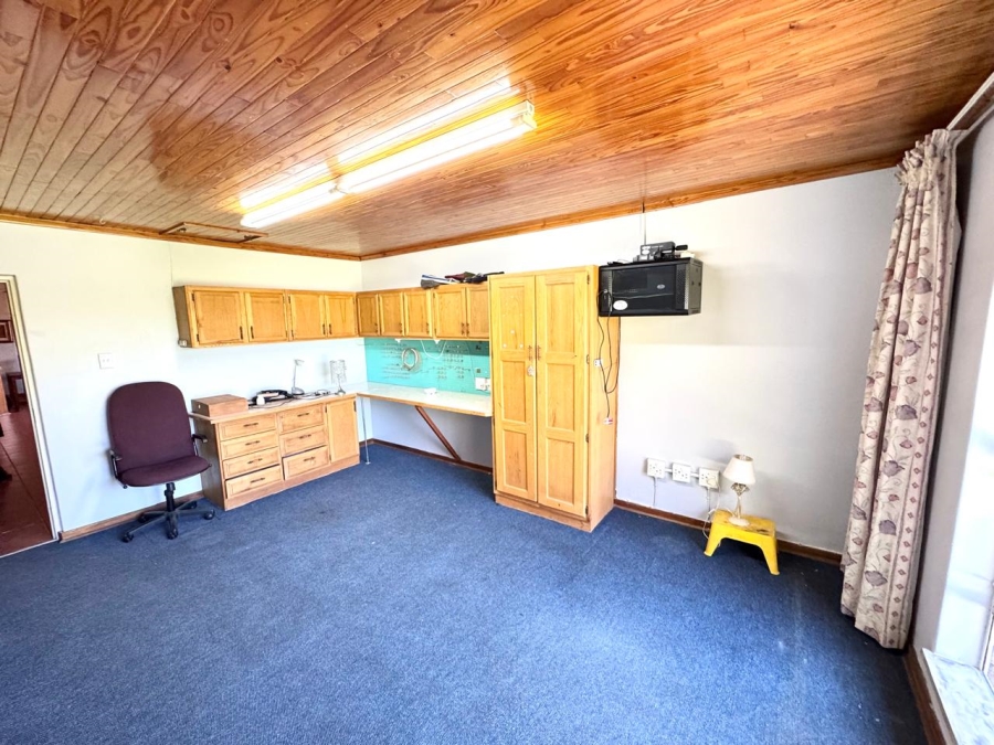 6 Bedroom Property for Sale in Kinross Mpumalanga