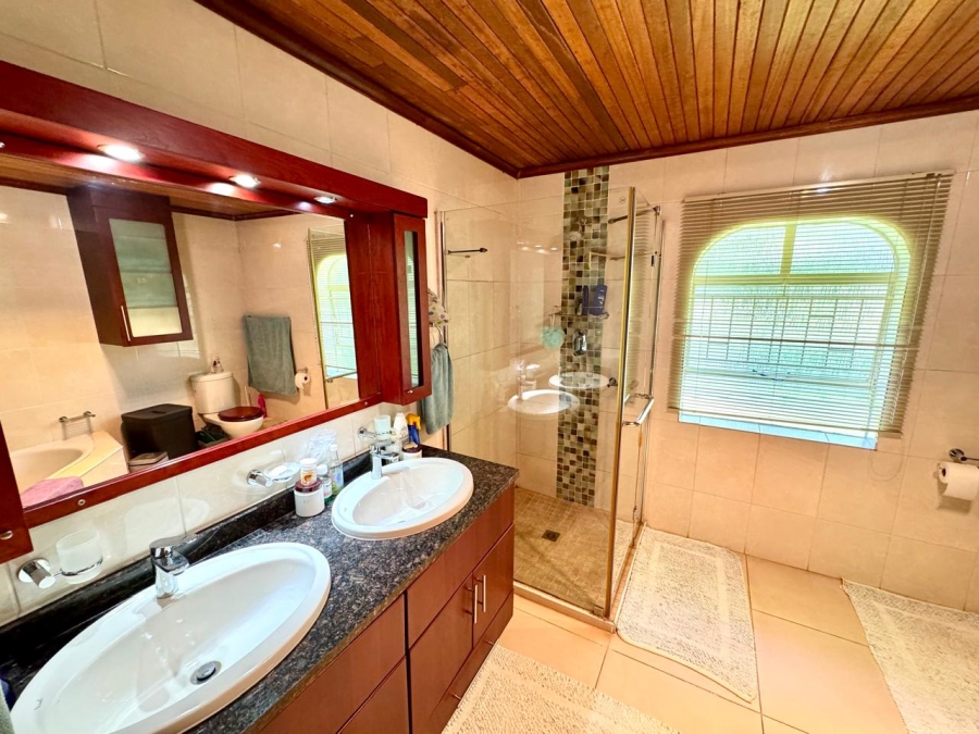 6 Bedroom Property for Sale in Kinross Mpumalanga