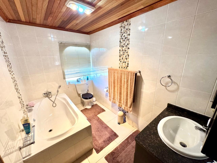 6 Bedroom Property for Sale in Kinross Mpumalanga