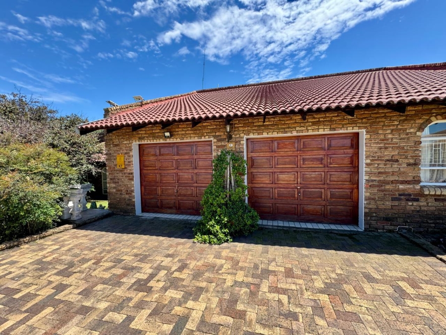 6 Bedroom Property for Sale in Kinross Mpumalanga