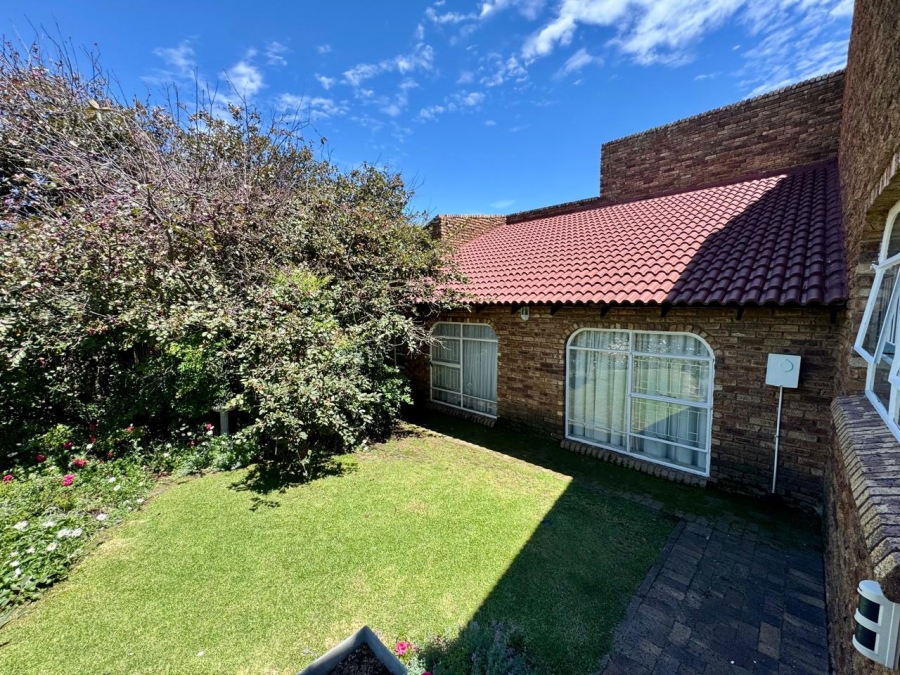 6 Bedroom Property for Sale in Kinross Mpumalanga