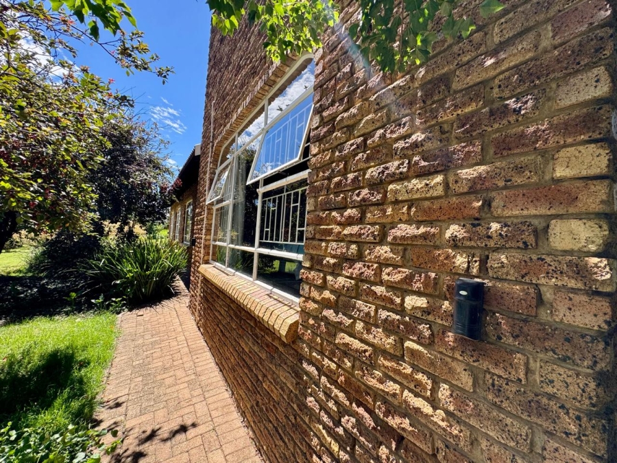 6 Bedroom Property for Sale in Kinross Mpumalanga