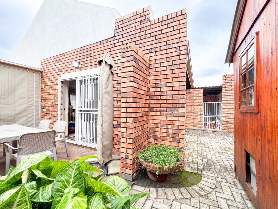 3 Bedroom Property for Sale in Nelspruit Ext 14 Mpumalanga