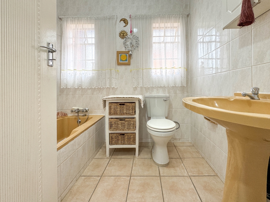 3 Bedroom Property for Sale in Nelspruit Ext 14 Mpumalanga