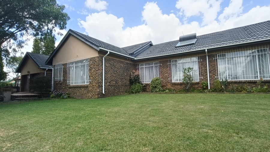 4 Bedroom Property for Sale in Die Heuwel Ext 1 Mpumalanga