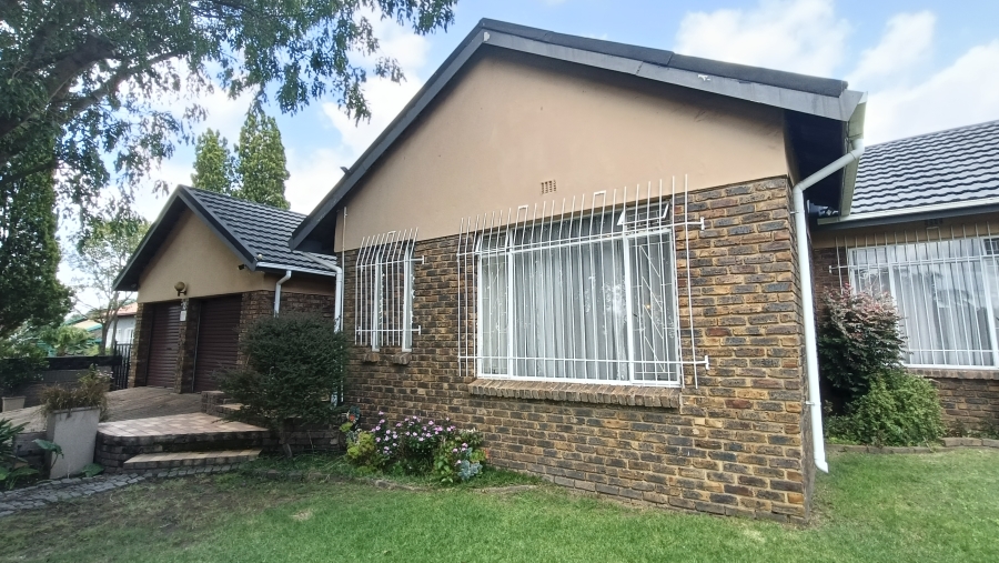 4 Bedroom Property for Sale in Die Heuwel Ext 1 Mpumalanga