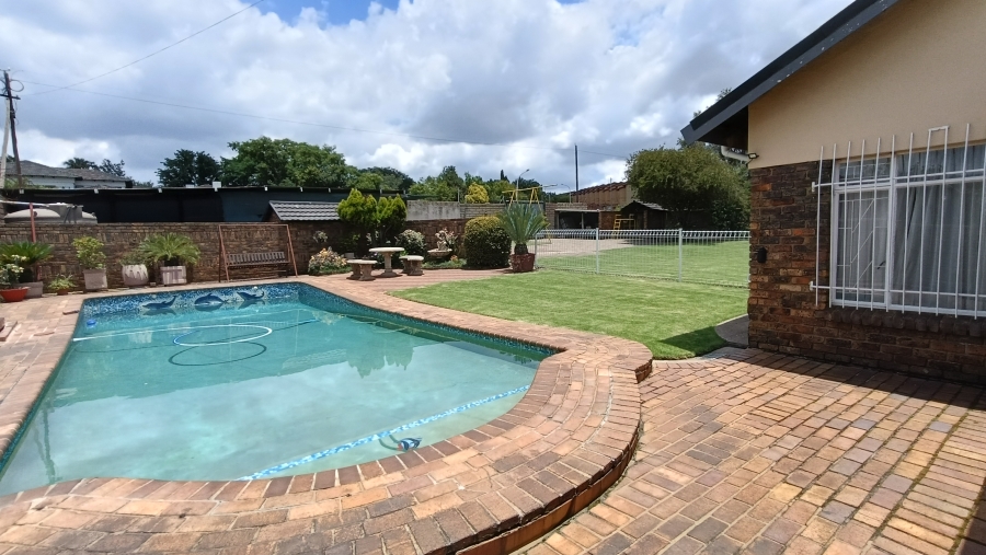 4 Bedroom Property for Sale in Die Heuwel Ext 1 Mpumalanga