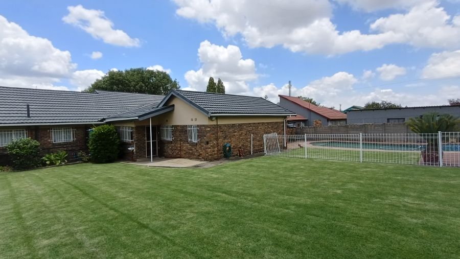 4 Bedroom Property for Sale in Die Heuwel Ext 1 Mpumalanga