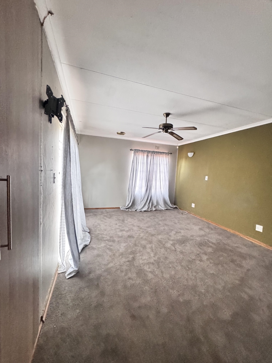 4 Bedroom Property for Sale in Ben Fleur Mpumalanga