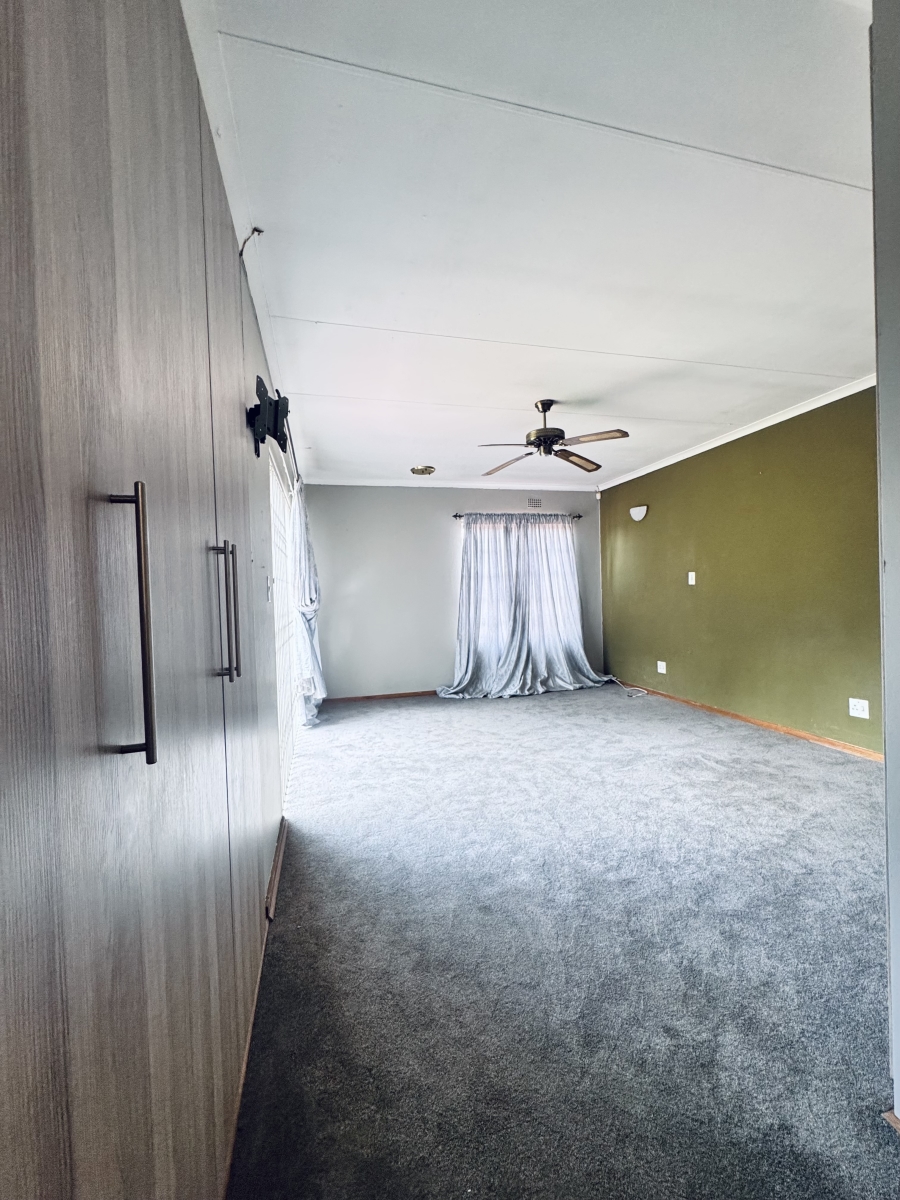 4 Bedroom Property for Sale in Ben Fleur Mpumalanga