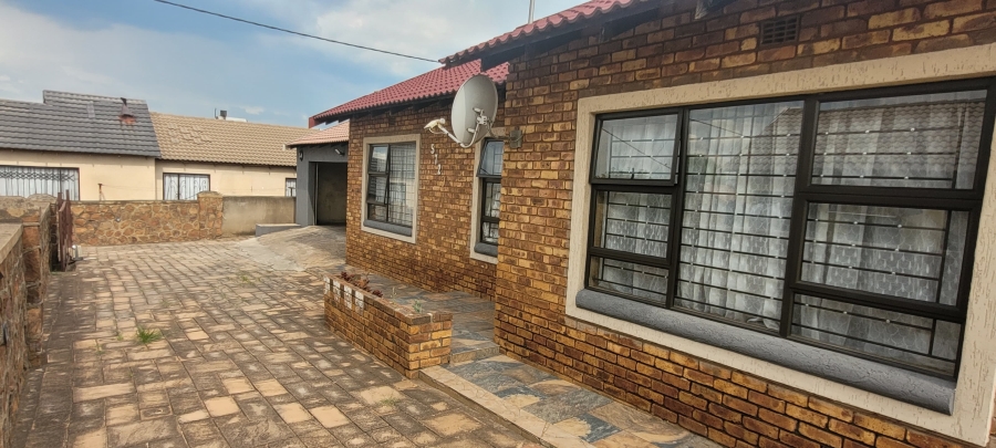 3 Bedroom Property for Sale in Mhluzi Mpumalanga