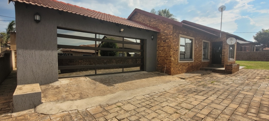 3 Bedroom Property for Sale in Mhluzi Mpumalanga