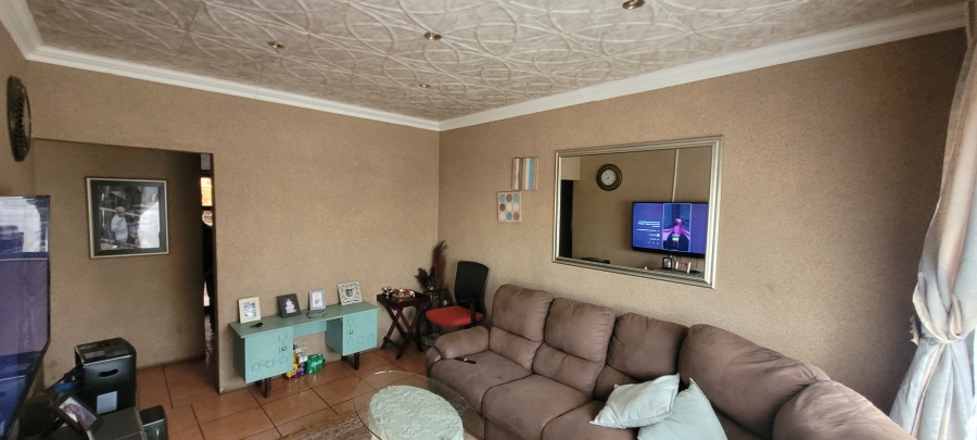 3 Bedroom Property for Sale in Mhluzi Mpumalanga