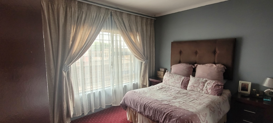 3 Bedroom Property for Sale in Mhluzi Mpumalanga