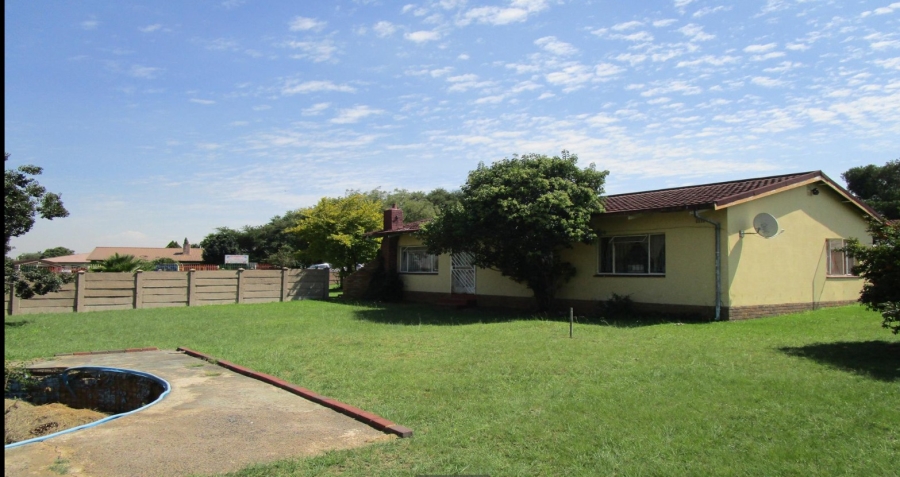 3 Bedroom Property for Sale in Witbank Ext 16 Mpumalanga
