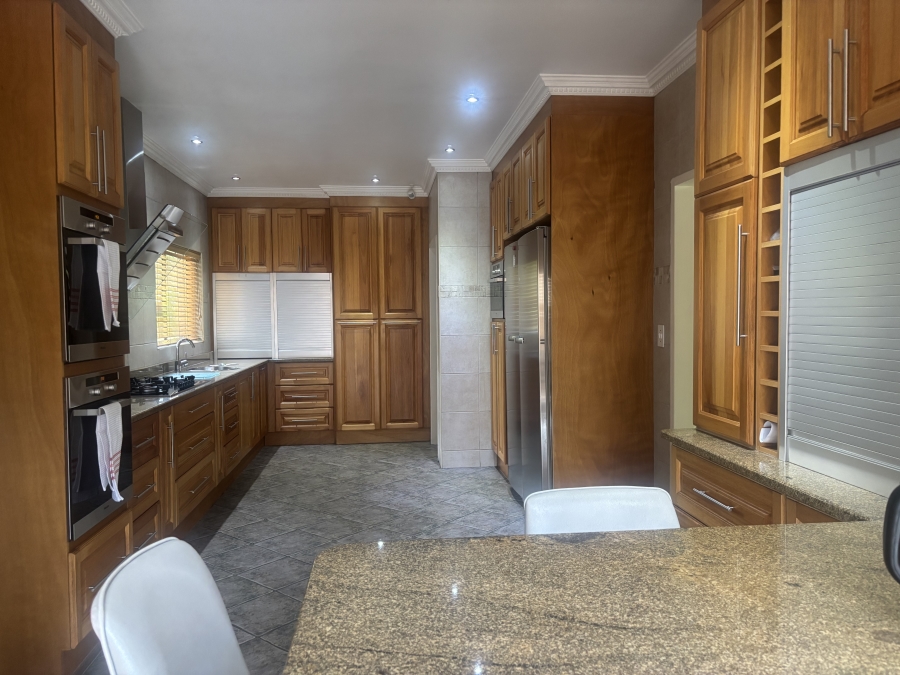 8 Bedroom Property for Sale in Die Heuwel Mpumalanga