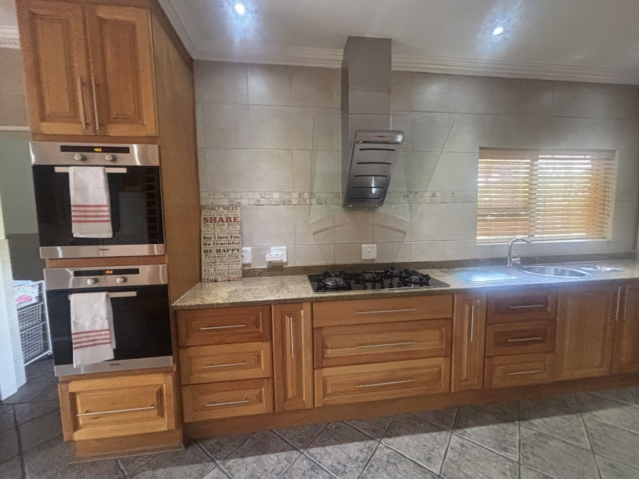 8 Bedroom Property for Sale in Die Heuwel Mpumalanga