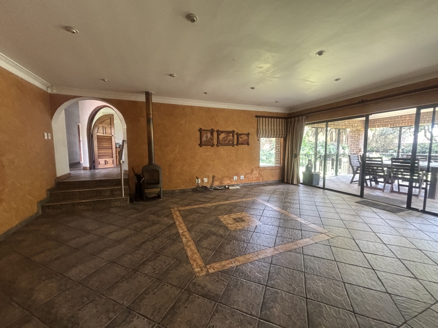 8 Bedroom Property for Sale in Die Heuwel Mpumalanga