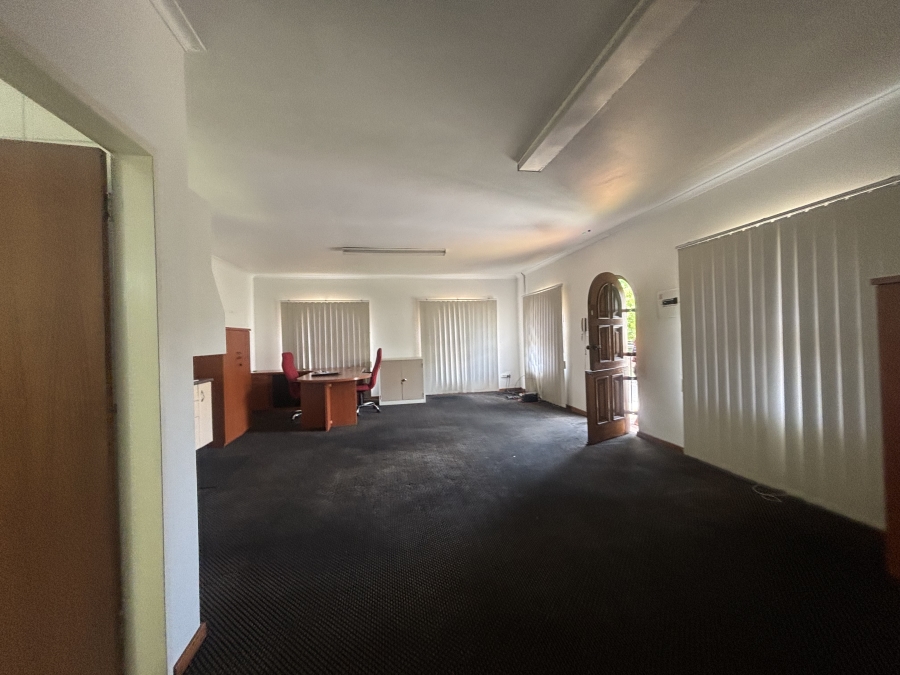8 Bedroom Property for Sale in Die Heuwel Mpumalanga