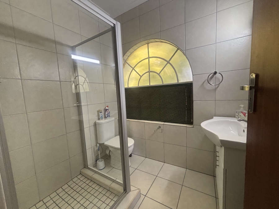 8 Bedroom Property for Sale in Die Heuwel Mpumalanga