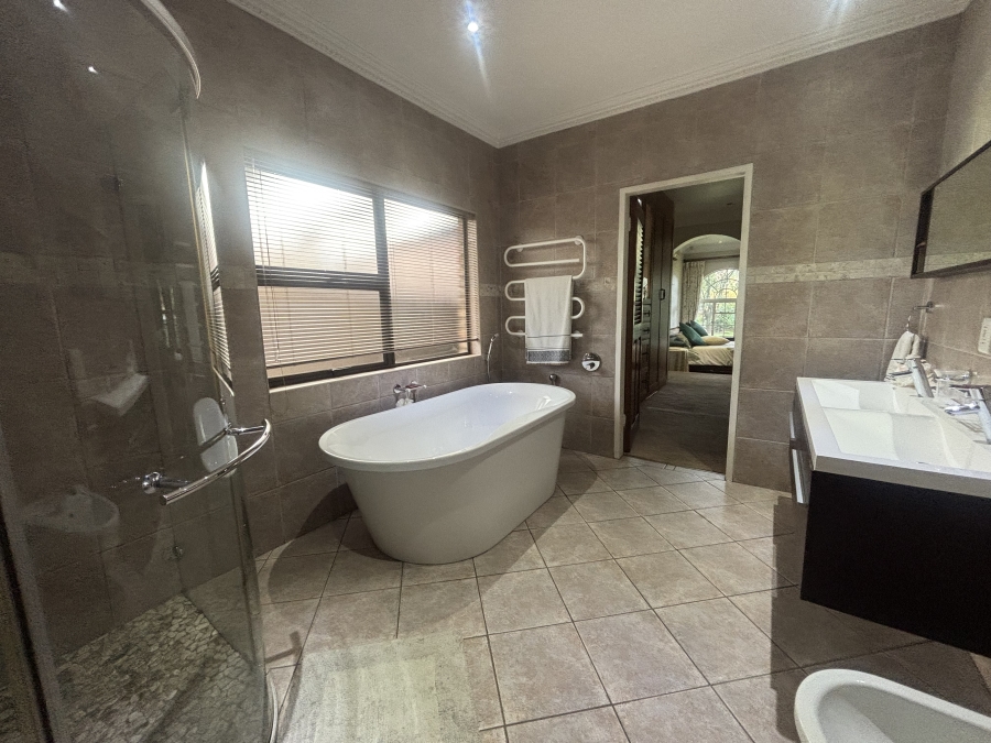 8 Bedroom Property for Sale in Die Heuwel Mpumalanga