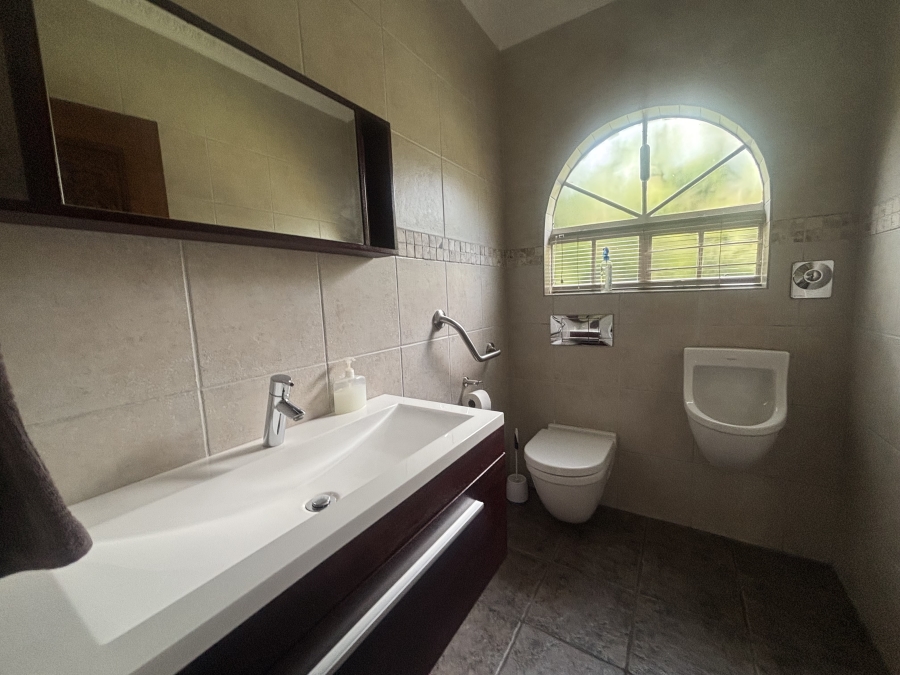 8 Bedroom Property for Sale in Die Heuwel Mpumalanga