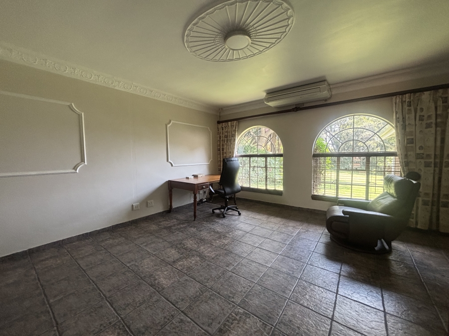 8 Bedroom Property for Sale in Die Heuwel Mpumalanga